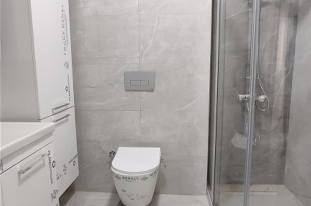 ERENKÖY DE KLİMALI GİYİNME ODALI HAVUZ GÖREN GÜNEY SIFIR 3+1