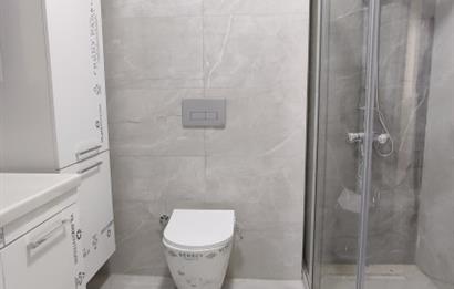 ERENKÖY DE KLİMALI GİYİNME ODALI HAVUZ GÖREN GÜNEY SIFIR 3+1