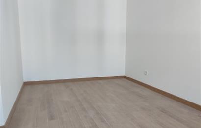 ERENKÖY DE KLİMALI GİYİNME ODALI HAVUZ GÖREN GÜNEY SIFIR 3+1