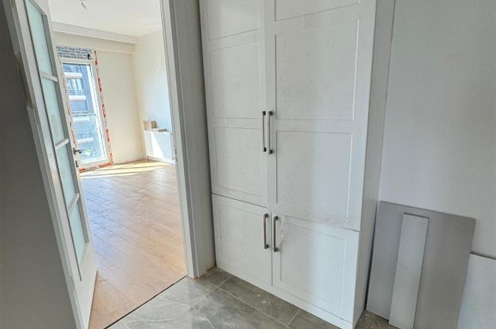 ERENKÖY DE BALKONLU KLİMALI ANKASTRE BEYAZ EŞYALI SIFIR 2+1