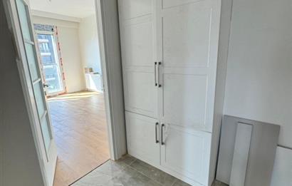 ERENKÖY DE BALKONLU KLİMALI ANKASTRE BEYAZ EŞYALI SIFIR 2+1