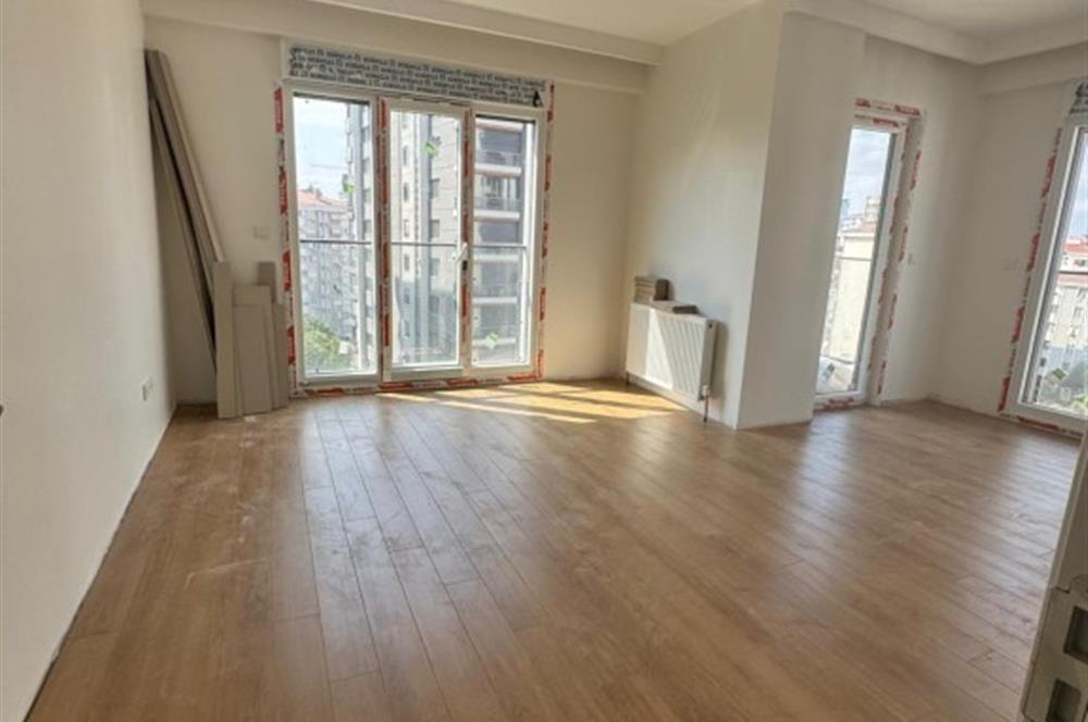 ERENKÖY DE BALKONLU KLİMALI ANKASTRE BEYAZ EŞYALI SIFIR 2+1