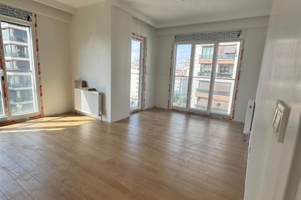 ERENKÖY DE BALKONLU KLİMALI ANKASTRE BEYAZ EŞYALI SIFIR 2+1