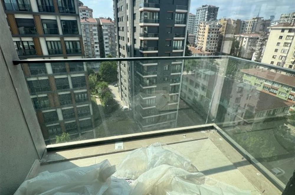 ERENKÖY DE BALKONLU KLİMALI ANKASTRE BEYAZ EŞYALI SIFIR 2+1