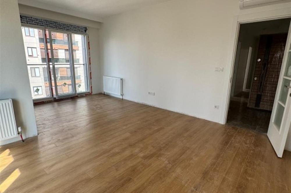 ERENKÖY DE BALKONLU KLİMALI ANKASTRE BEYAZ EŞYALI SIFIR 2+1
