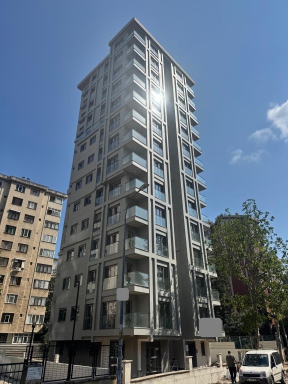 ERENKÖY DE BALKONLU KLİMALI ANKASTRE BEYAZ EŞYALI SIFIR 2+1