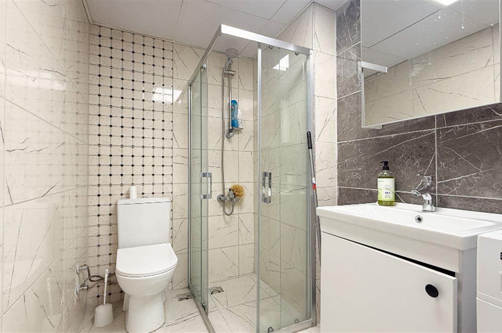 Karesi Aygören'de Satılık Eşyalı 1+1 Yerden Isıtmalı Daire