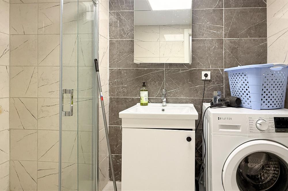 Karesi Aygören'de Satılık Eşyalı 1+1 Yerden Isıtmalı Daire