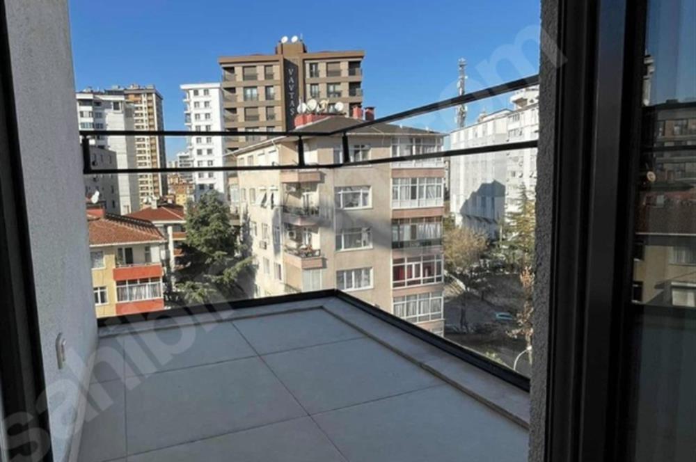 BOSTANCI DA SATILIK E5'E METROYA YAKIN BALKONLU SIFIR GÜNEY 3+1