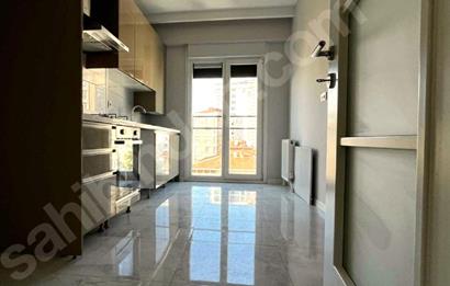BOSTANCI DA SATILIK E5'E METROYA YAKIN BALKONLU SIFIR GÜNEY 3+1