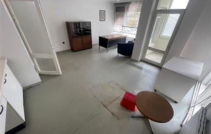 Bağdat Caddesi'nde 3+1, 130m² Geniş Otoparklı İş Yerine/Konuta