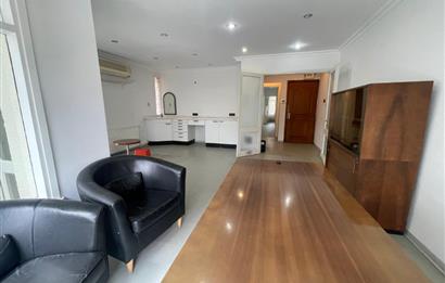Bağdat Caddesi'nde 3+1, 130m² Geniş Otoparklı İş Yerine/Konuta