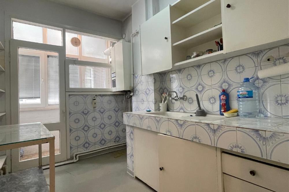 Bağdat Caddesi'nde 3+1, 130m² Geniş Otoparklı İş Yerine/Konuta