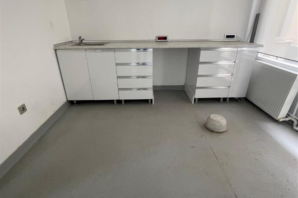 Bağdat Caddesi'ne Cepheli Kiralık 3+1 Geniş Ofis/İş Yeri (150m²)