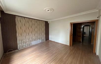 KADIKÖY HASANPAŞADA MERKEZİ VE NEZİH KONUMDA KİRALIK