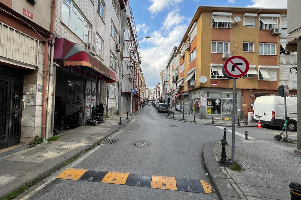 KADIKÖY HASANPAŞADA MERKEZİ VE NEZİH KONUMDA KİRALIK