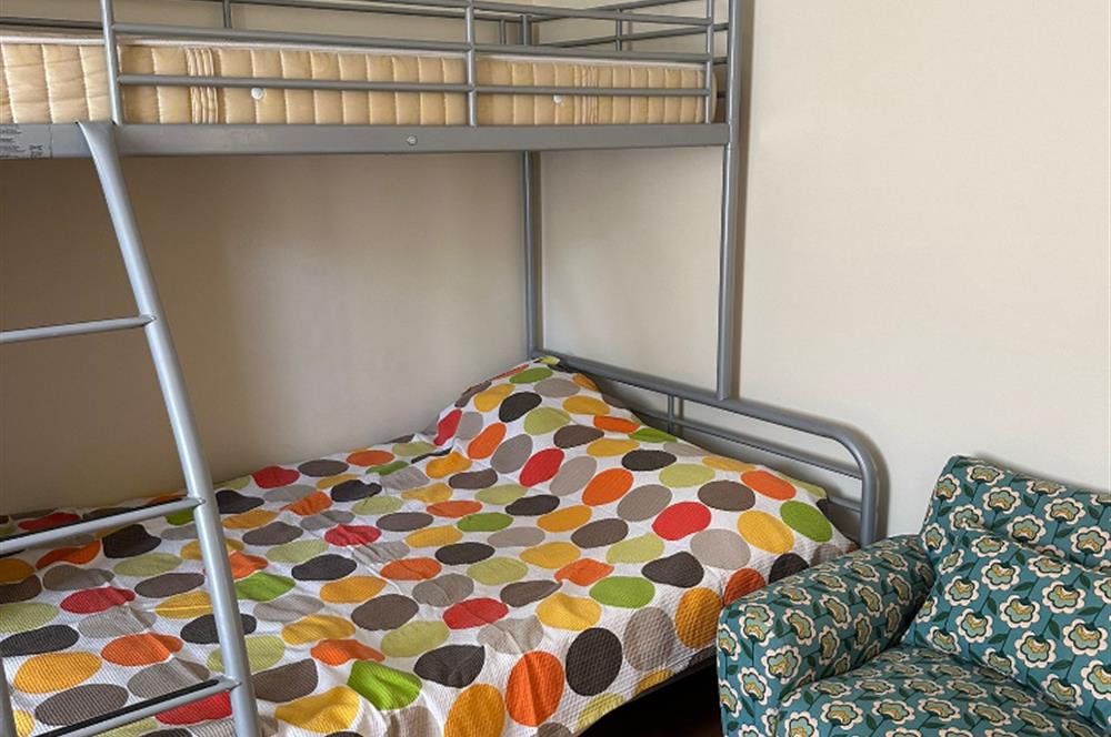 SELİMPAŞA SİTE İÇERİSNDE GENİŞ VE FERAH FULL EŞYALI