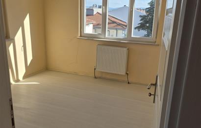 Altıeylül Yıldız Mahallesinde Kiralık 2+1 Merkezi Daire
