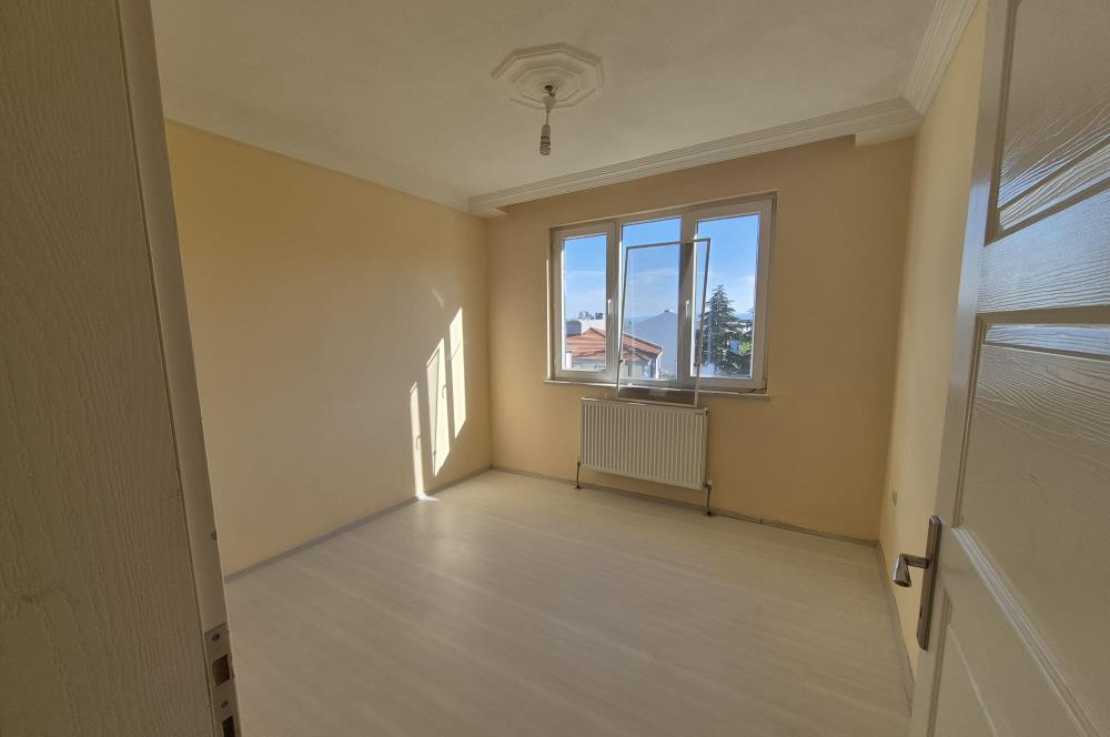 Altıeylül Yıldız Mahallesinde Kiralık 2+1 Merkezi Daire