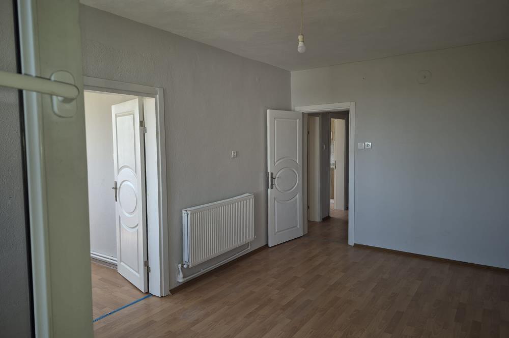 Altıeylül Yıldız Mahallesinde Kiralık 2+1 Merkezi Daire