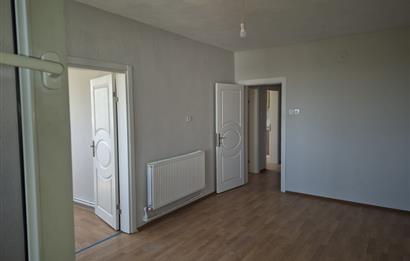 Altıeylül Yıldız Mahallesinde Kiralık 2+1 Merkezi Daire