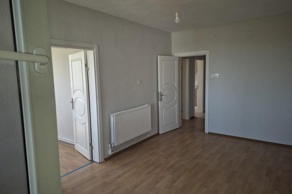 Altıeylül Yıldız Mahallesinde Kiralık 2+1 Merkezi Daire