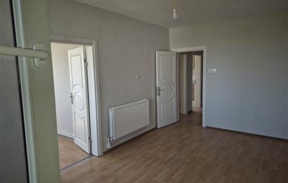 Altıeylül Yıldız Mahallesinde Kiralık 2+1 Merkezi Daire