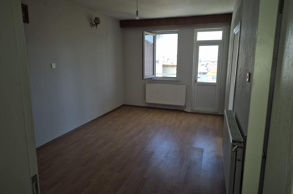 Altıeylül Yıldız Mahallesinde Kiralık 2+1 Merkezi Daire