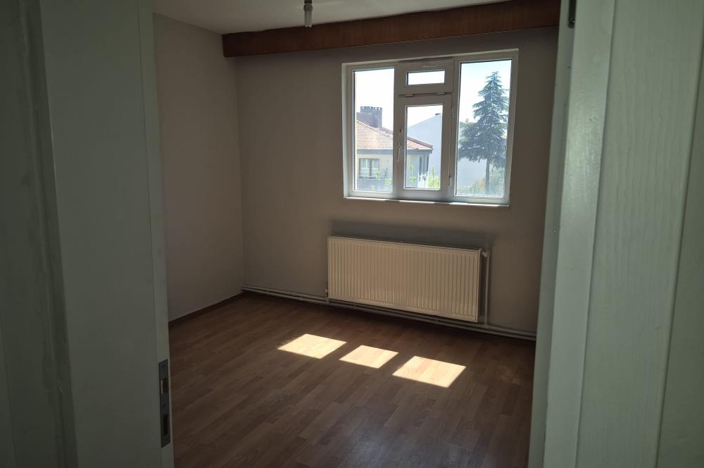 Altıeylül Yıldız Mahallesinde Kiralık 2+1 Merkezi Daire