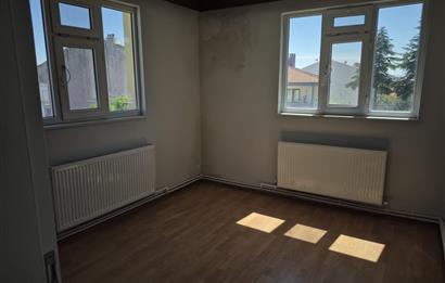 Altıeylül Yıldız Mahallesinde Kiralık 2+1 Merkezi Daire