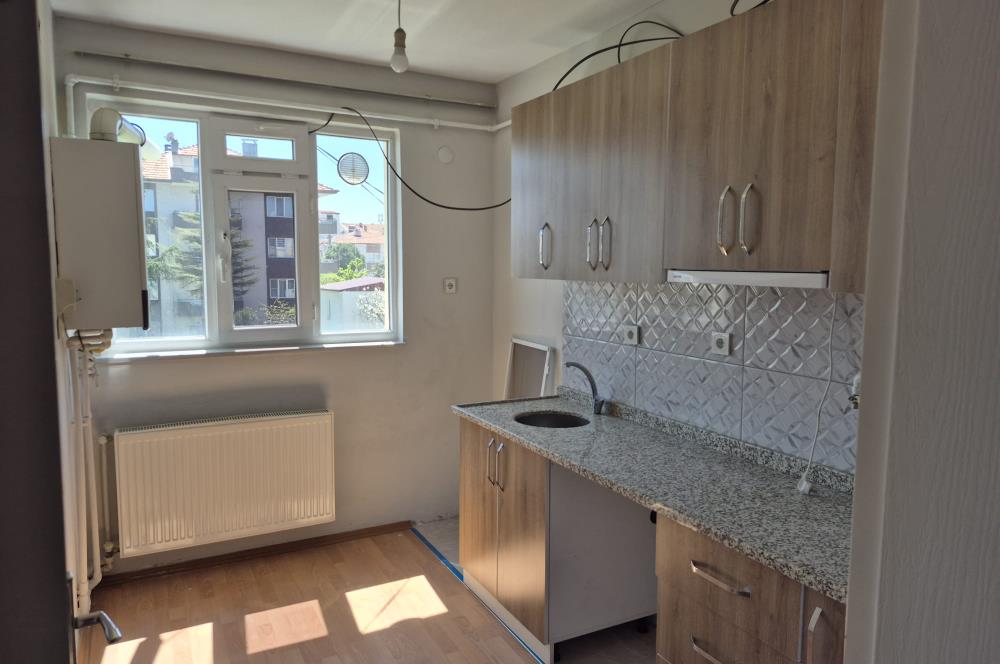 Altıeylül Yıldız Mahallesinde Kiralık 2+1 Merkezi Daire