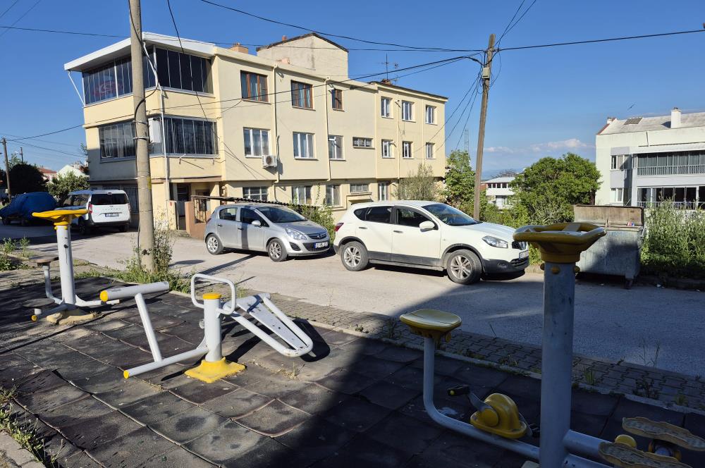 Altıeylül Yıldız Mahallesinde Kiralık 2+1 Merkezi Daire