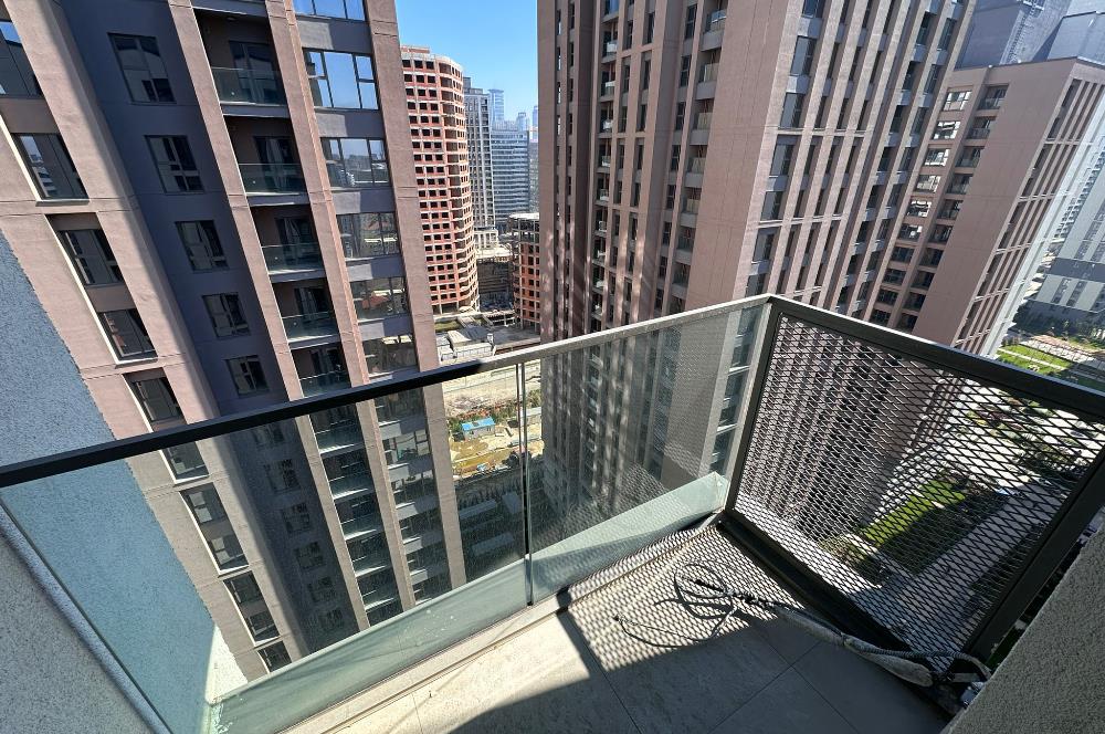 C21 ROOF'DAN YENİ FİKİRTEPE 16. ETAP B BLOK 1+1 KİRALIK