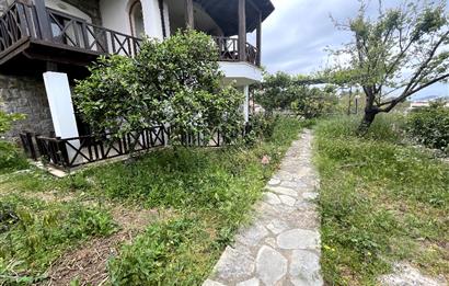 YALIKAVAK’TA DENİZ MANZARALI 2+1 BAHÇE KATI – MERKEZİ KONUM