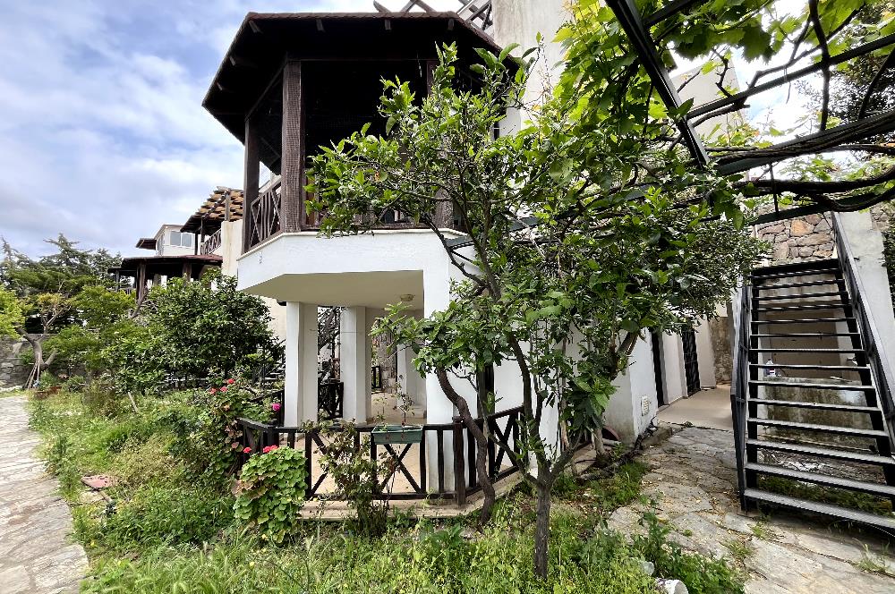 YALIKAVAK’TA DENİZ MANZARALI 2+1 BAHÇE KATI – MERKEZİ KONUM