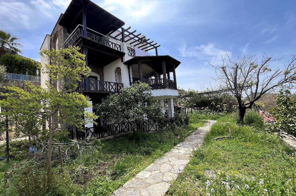 YALIKAVAK’TA DENİZ MANZARALI 2+1 BAHÇE KATI – MERKEZİ KONUM