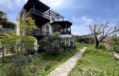 YALIKAVAK’TA DENİZ MANZARALI 2+1 BAHÇE KATI – MERKEZİ KONUM