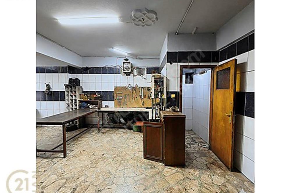 Antalya Dokuma'da Satılık Köşe Başı Dükkan CADDE CEPHELİ