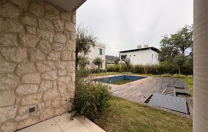 Yalıçiftlik Butik Site İçerisinde Bahçeli Kiralık 3+1 Daire