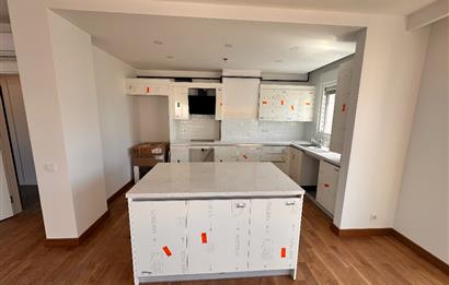 Ethem Efendi Caddesi Satılık 3+1 Özel Ada Mutfaklı Balkonlu