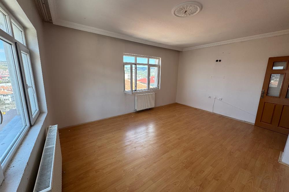 Şafak Mahallesi’nde Manzaralı Geniş 3+1 Kiralık