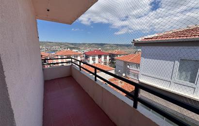 Şafak Mahallesi’nde Manzaralı Geniş 3+1 Kiralık