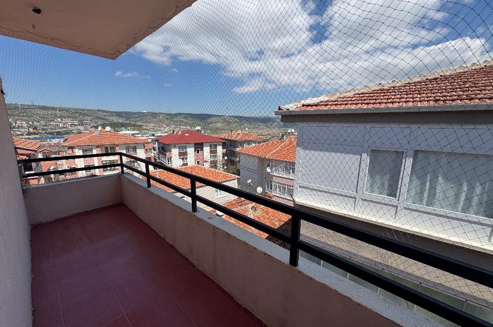 Şafak Mahallesi’nde Manzaralı Geniş 3+1 Kiralık