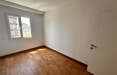 Ethem Efendi Caddesi Satılık 3+1 Özel Ada Mutfaklı Balkonlu