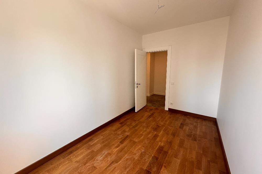 Ethem Efendi Caddesi Satılık 3+1 Özel Ada Mutfaklı Balkonlu