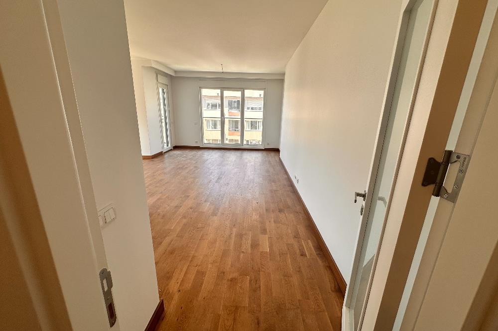 Ethem Efendi Caddesi Satılık 3+1 Özel Ada Mutfaklı Balkonlu