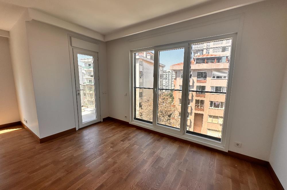 Ethem Efendi Caddesi Satılık 3+1 Özel Ada Mutfaklı Balkonlu