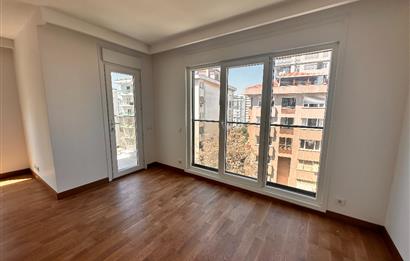 Ethem Efendi Caddesi Satılık 3+1 Özel Ada Mutfaklı Balkonlu