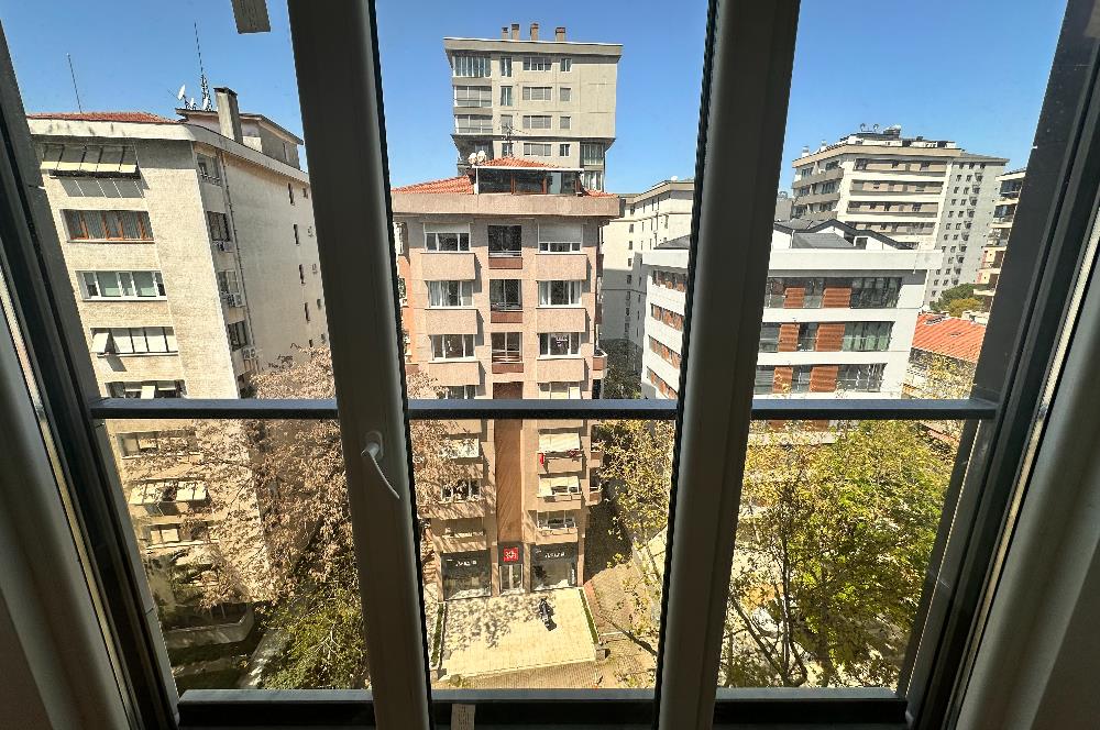 Ethem Efendi Caddesi Satılık 3+1 Özel Ada Mutfaklı Balkonlu