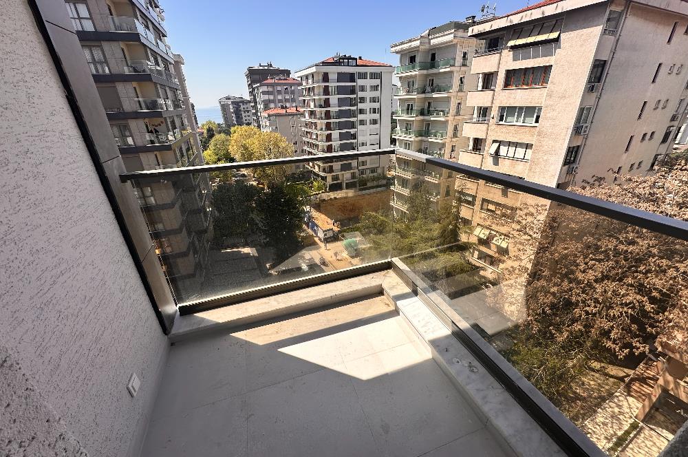 Ethem Efendi Caddesi Satılık 3+1 Özel Ada Mutfaklı Balkonlu